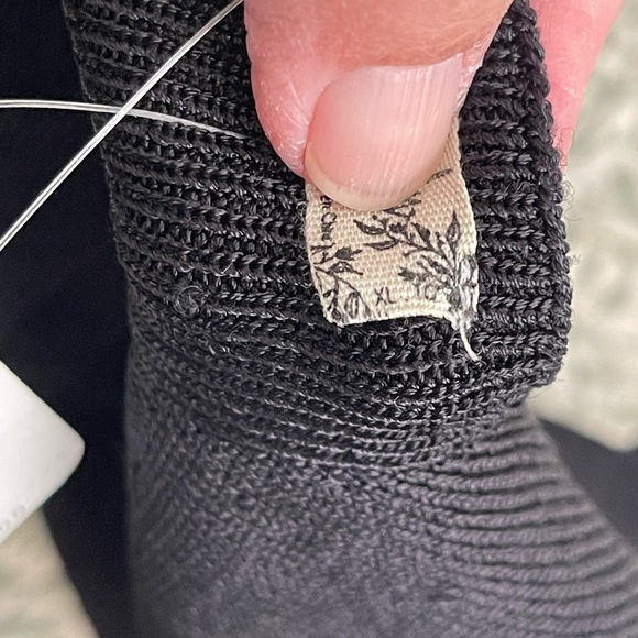 Free People Ribbed Black Cropped Top - Picture 6 of 7